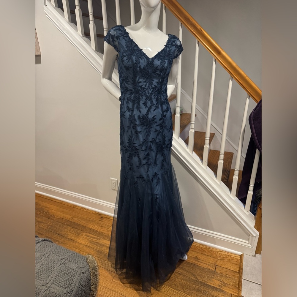 Azazie Lace Navy Cap-sleeve Evening Gown Size 8 (Never Worn)